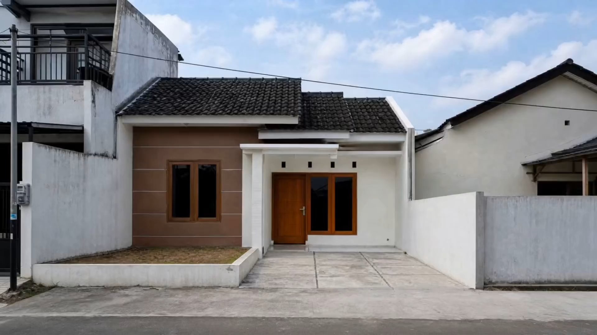 Tim Pola Renovasi mengerjakan renovasi rumah subsidi di Jabodetabek
